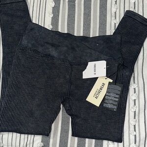 Forever 21 Black Women's waffle leggings!